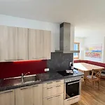 Apartstark * פיס