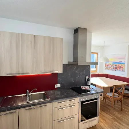 Apartstark * Fiss